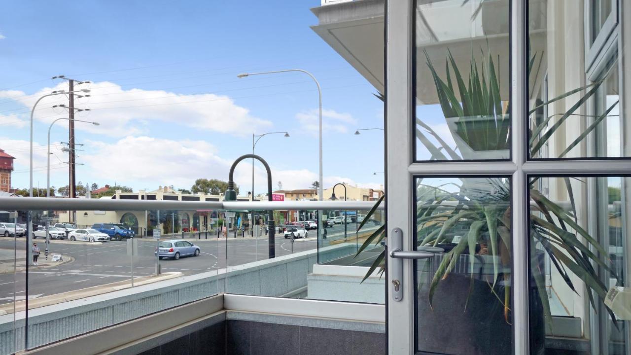 Semaphore Splash Apartments Port Adelaide Exteriör bild