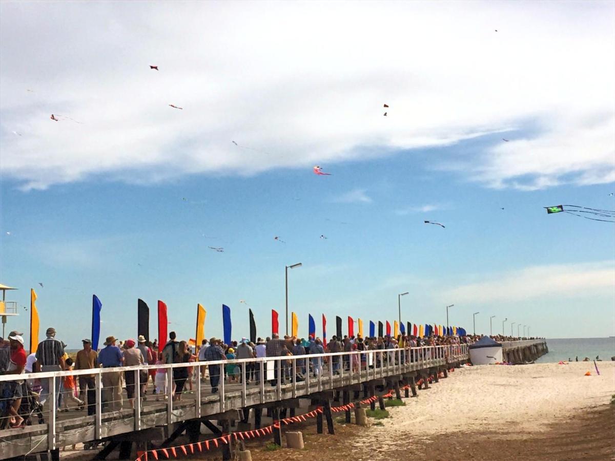 Semaphore Splash Apartments Port Adelaide Exteriör bild